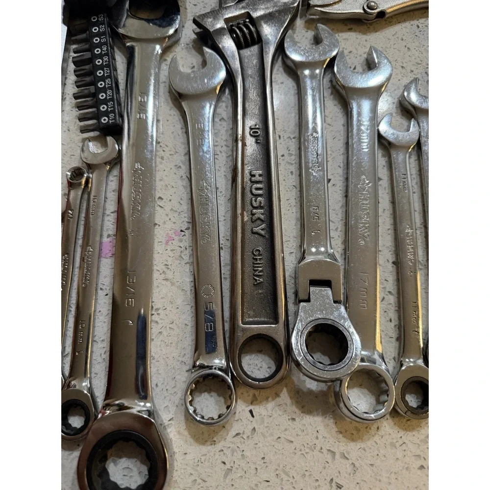 39 Pc‎ Mix Tools With DeWalt Bag